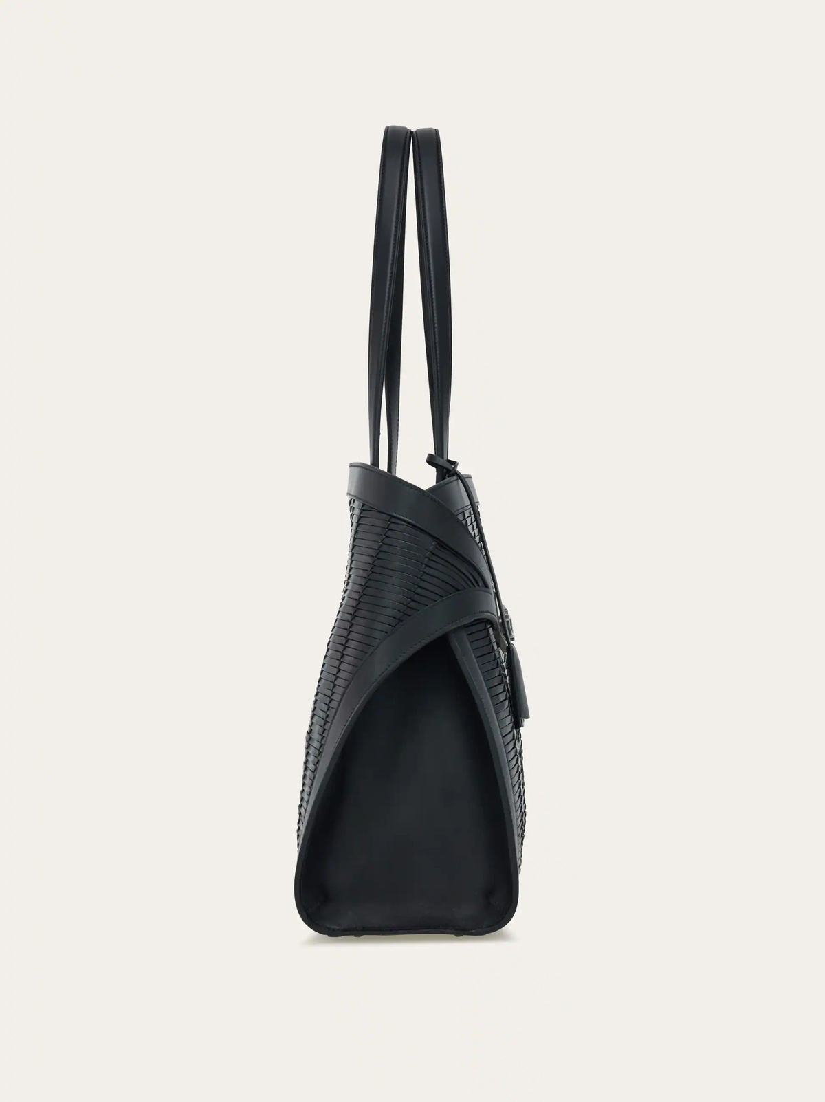 Ferragamo Mens Hug shoulder bag in Black