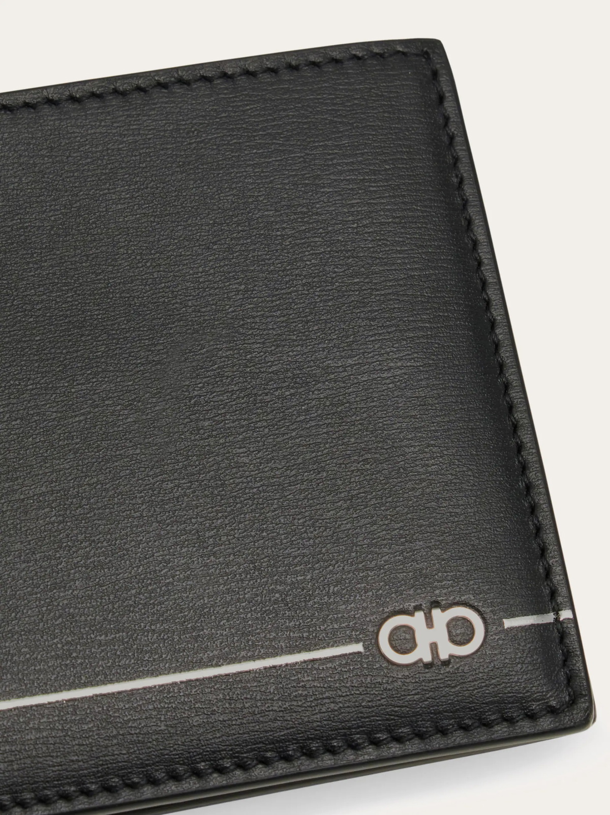 Ferragamo Mens Gancini wallet in Black