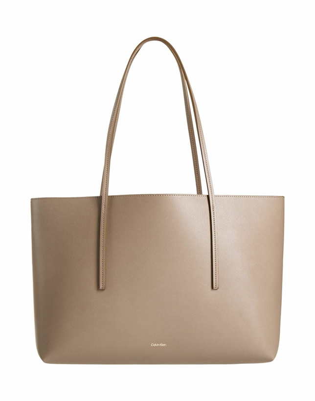 Photo: Calvin Klein Womens Shoulder bag Sand