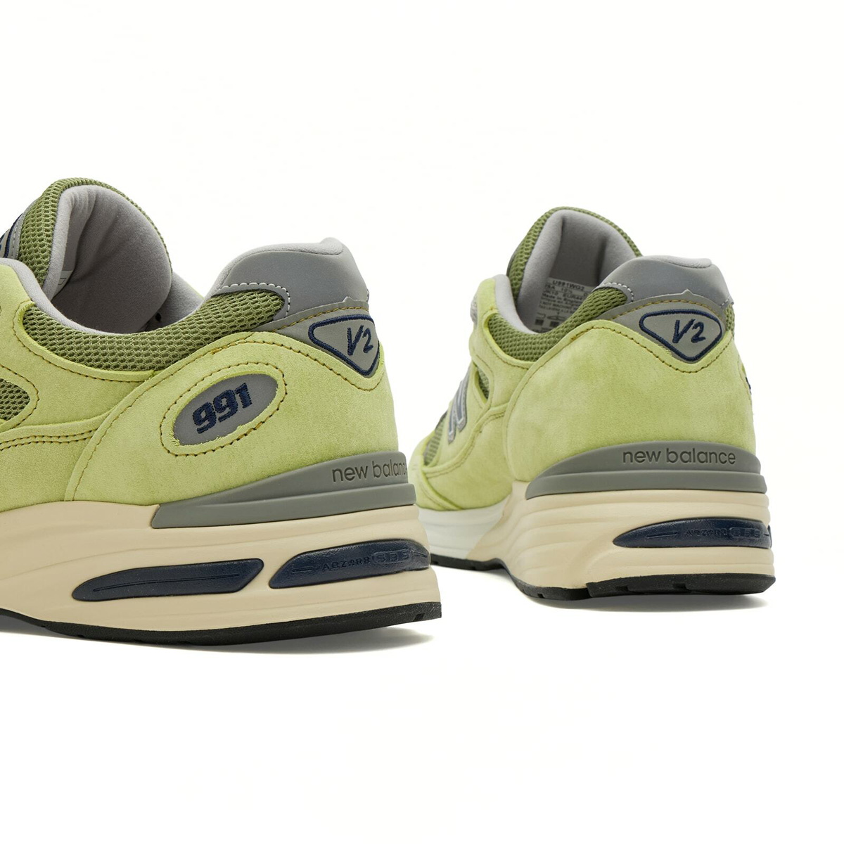 New Balance 991v2 Sneaker in Green Banana/Moss