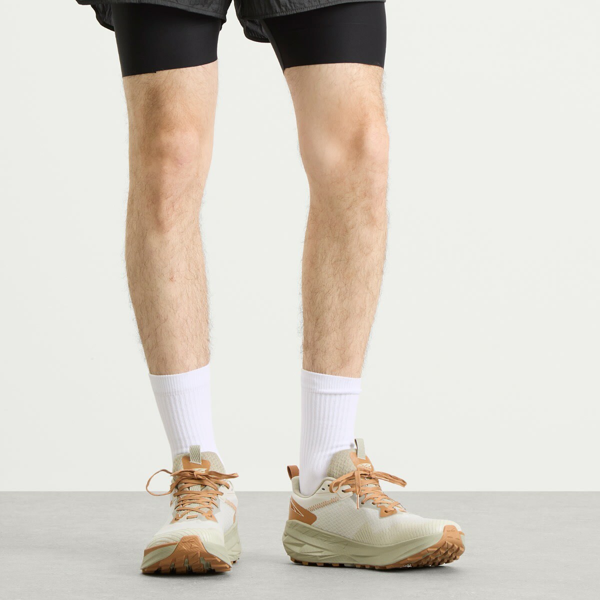 Altra Men's Experience Wild 2 Sneaker in Taupe