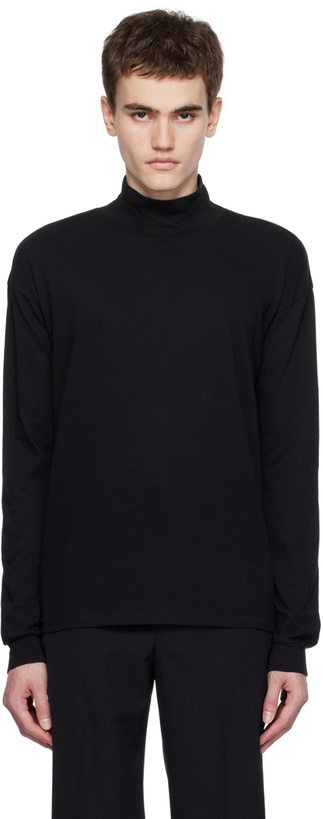 Photo: AURALEE Black Seamless Turtleneck