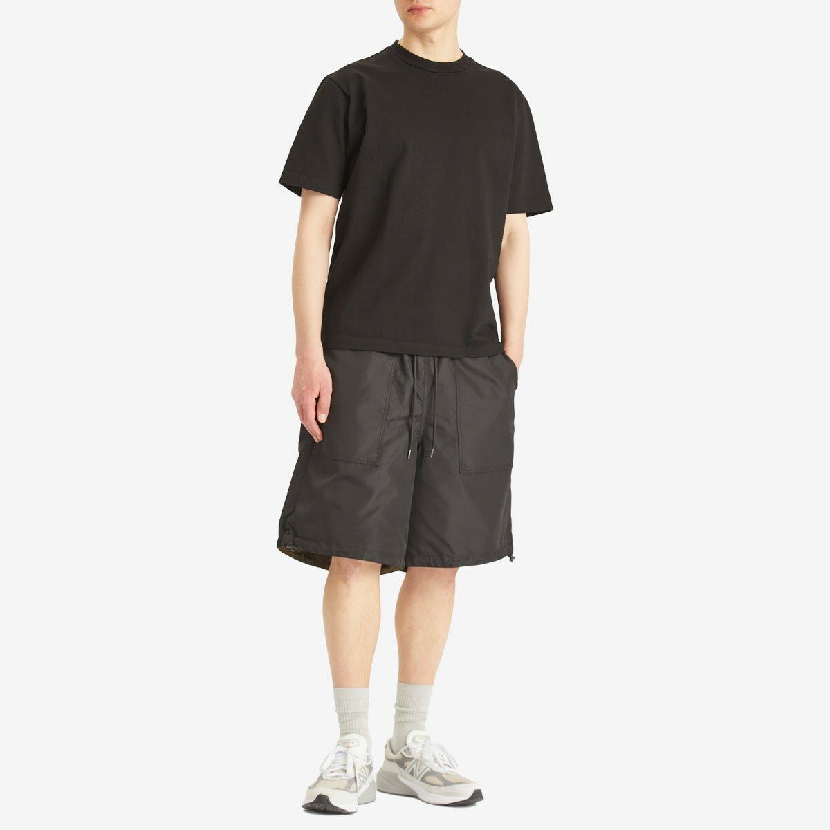 Taion Men's Military Reversible Wide Shorts in Black