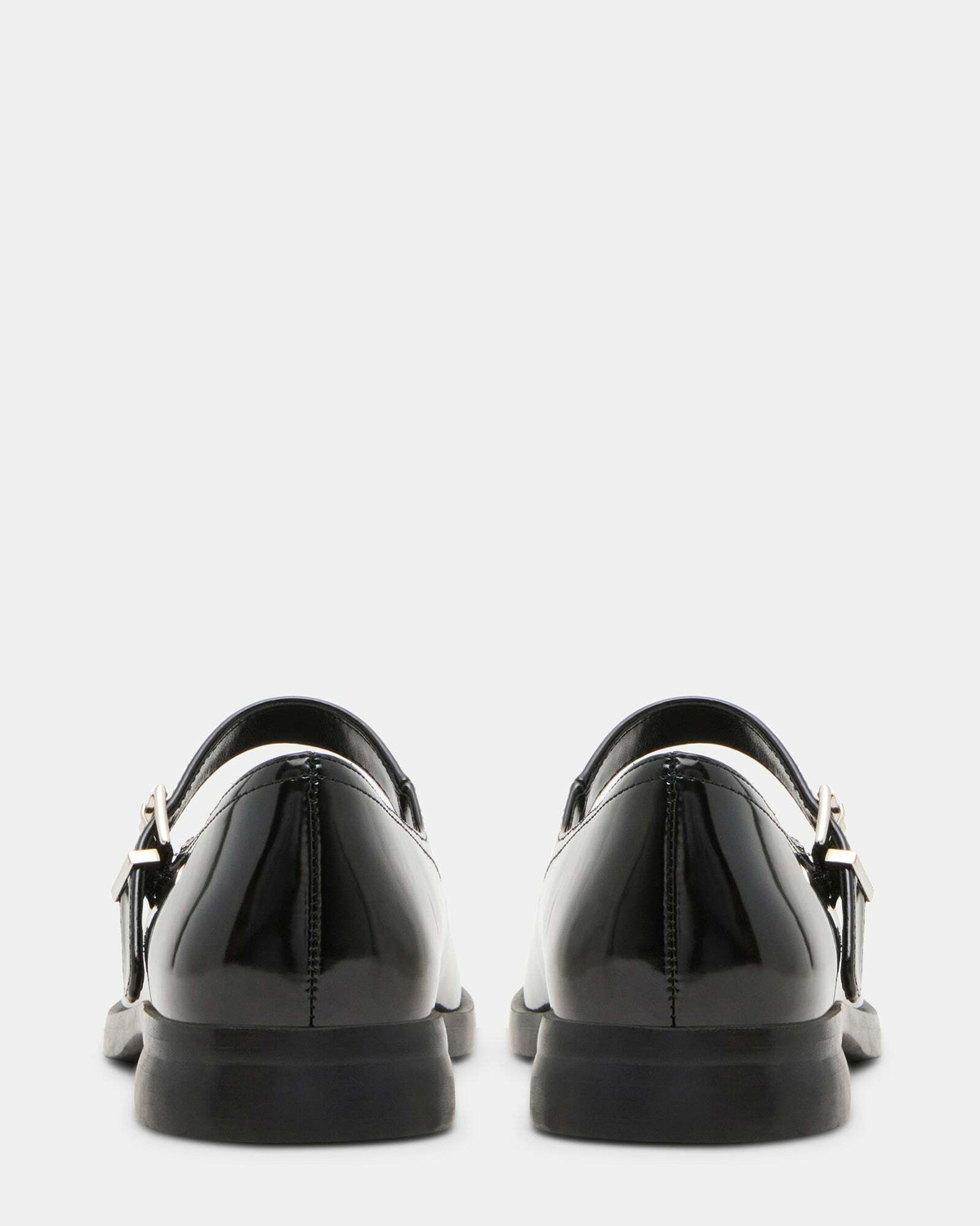 Steve Madden Dominic Flats in Black