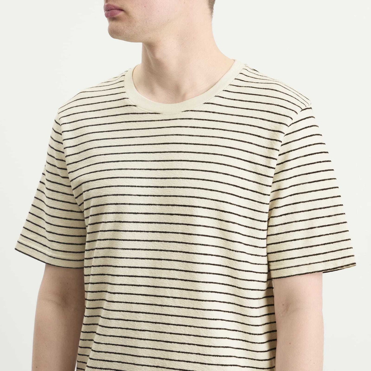 Folk Men's Textured Stripe T-Shirt in Ecru/Black