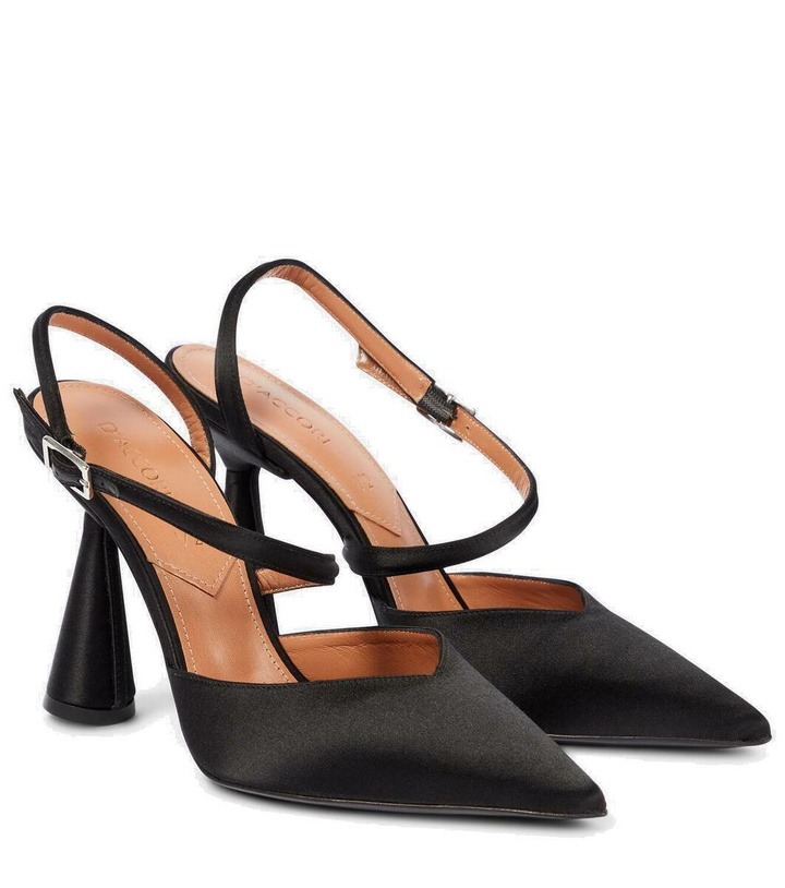 Photo: D'Accori Arya satin pumps