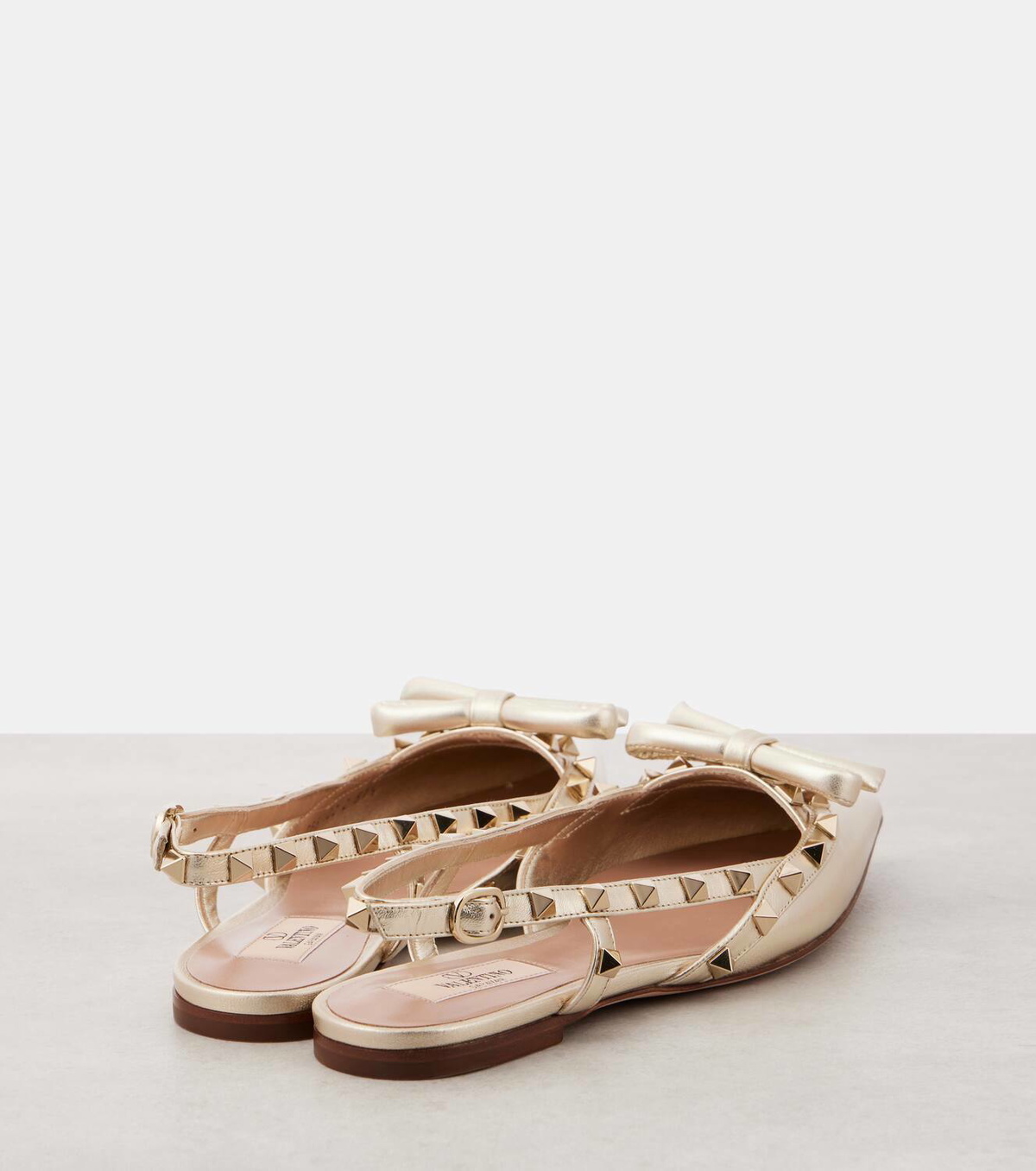 サンダル・ミュール Valentino Garavani Rockstud Laminated Leather Slingbacks 0400020303544_ROSECANNELLE?wid