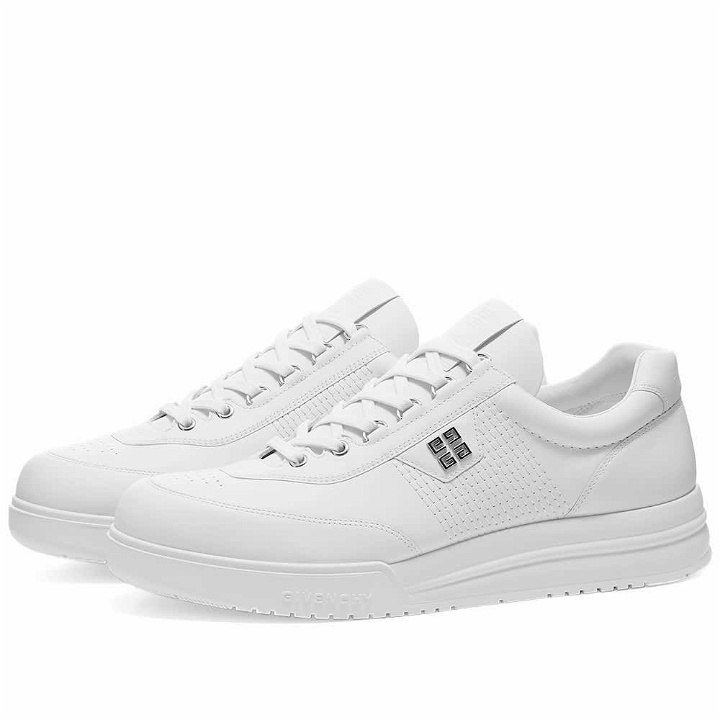 Photo: Givenchy G4 Low Sneaker
