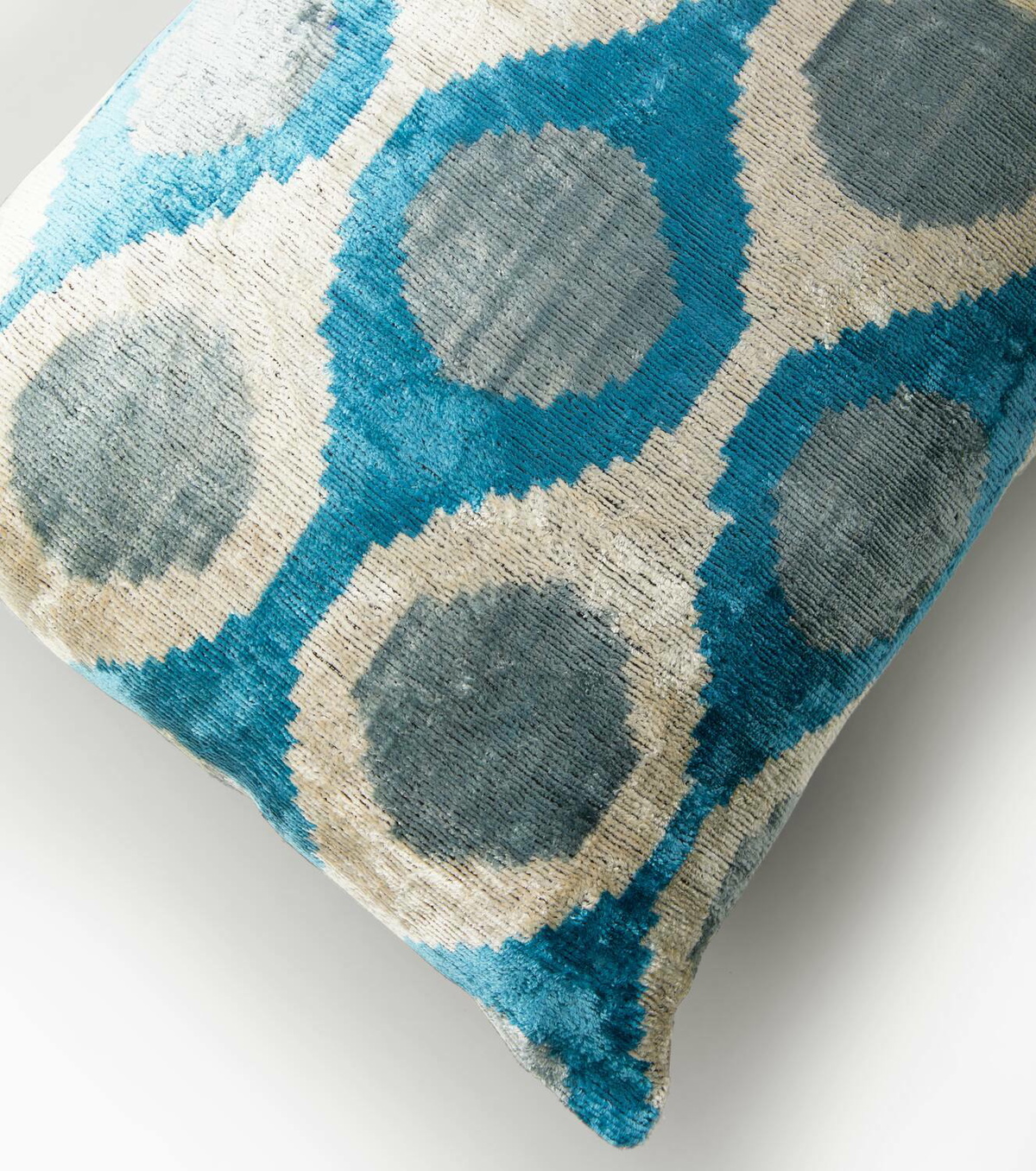Les-Ottomans Silk velvet cushion