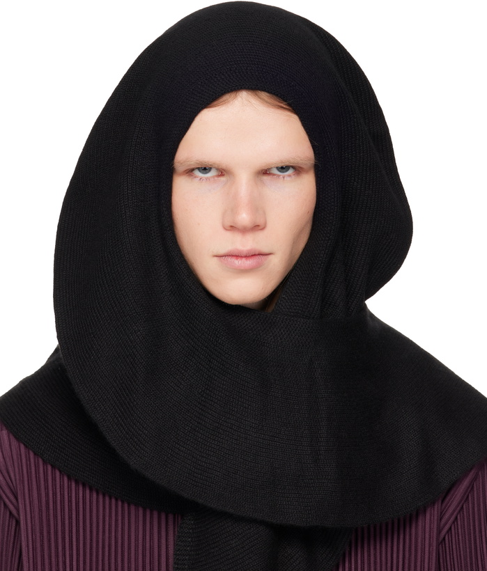 Photo: HOMME PLISSÉ ISSEY MIYAKE Black Cashmere Winter Gear Scarf