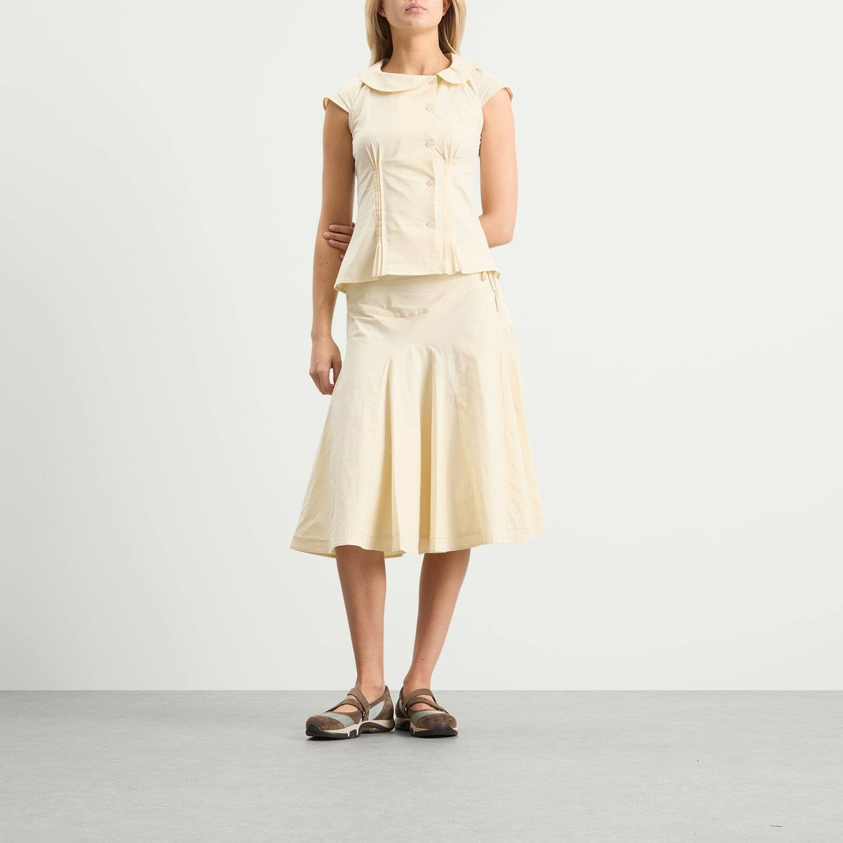Peachy Den Women's Missy Asymmetric Stretch Blouse Presented by END. in Parchment