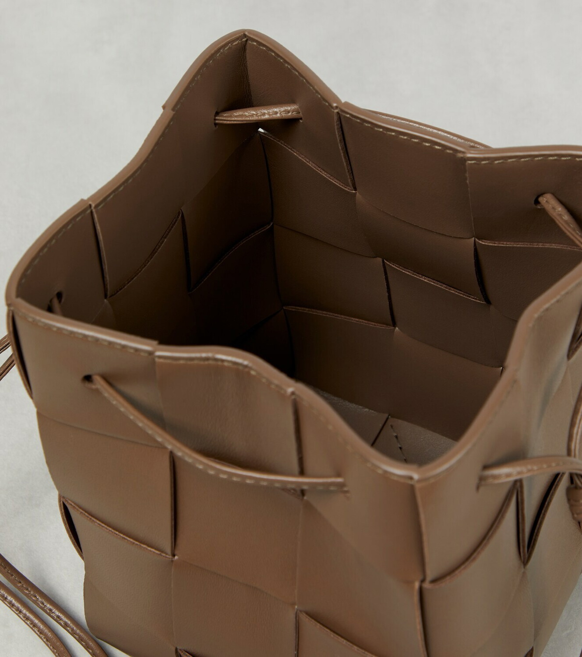 【BOTTEGA VENETA】Small Leather Cassette Bucket Bag Fallen Bottega Veneta Black Lambskin Intrecciato Small Cassette