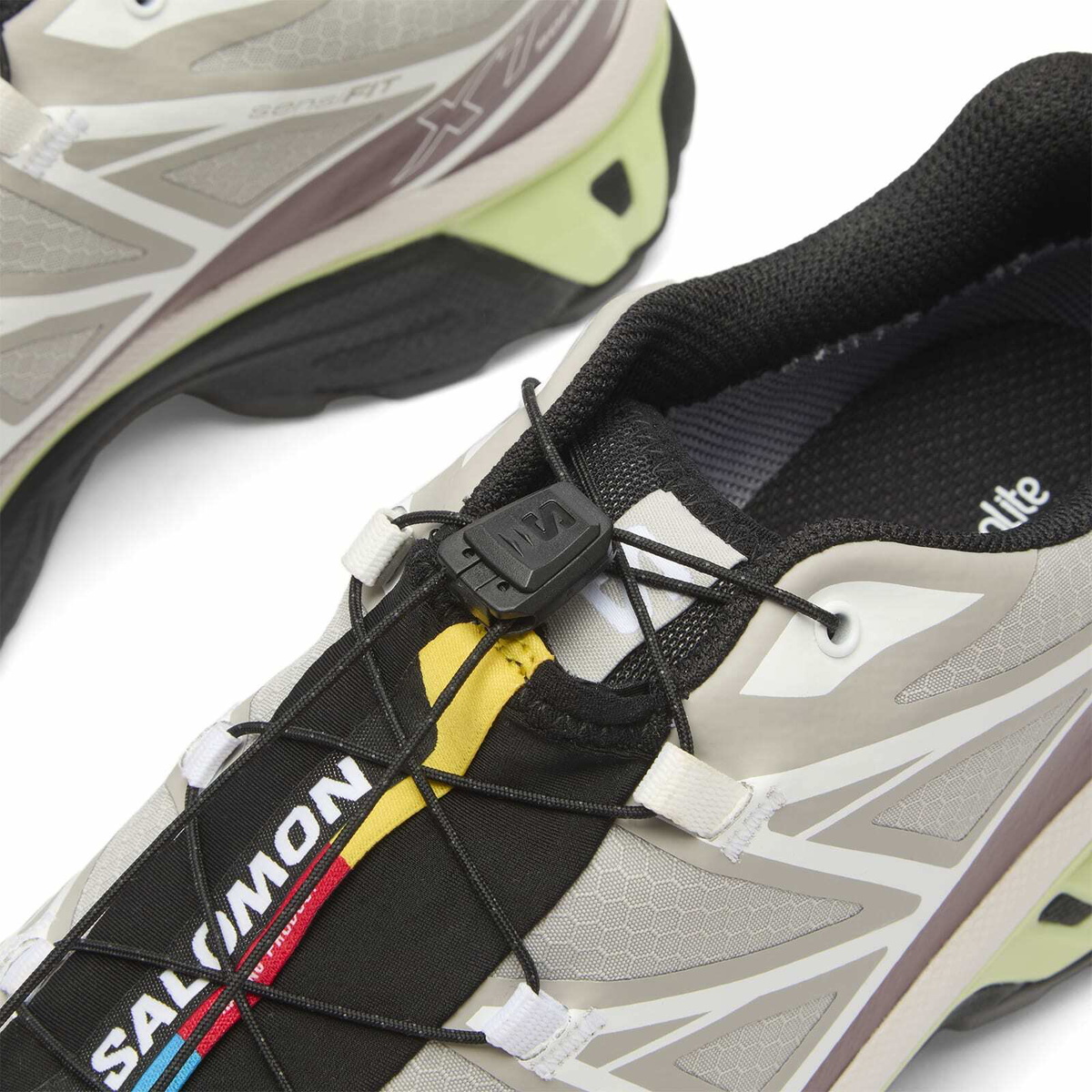 Salomon XT-6 GTX Sneaker in Paloma/Maroon Banner/Butterfly