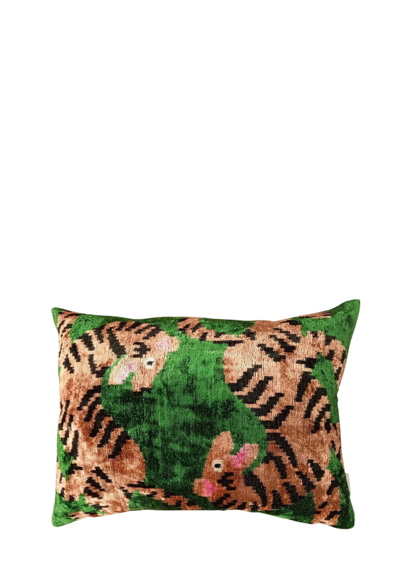 Photo: Les-Ottomans Patterned Velvet Cushion