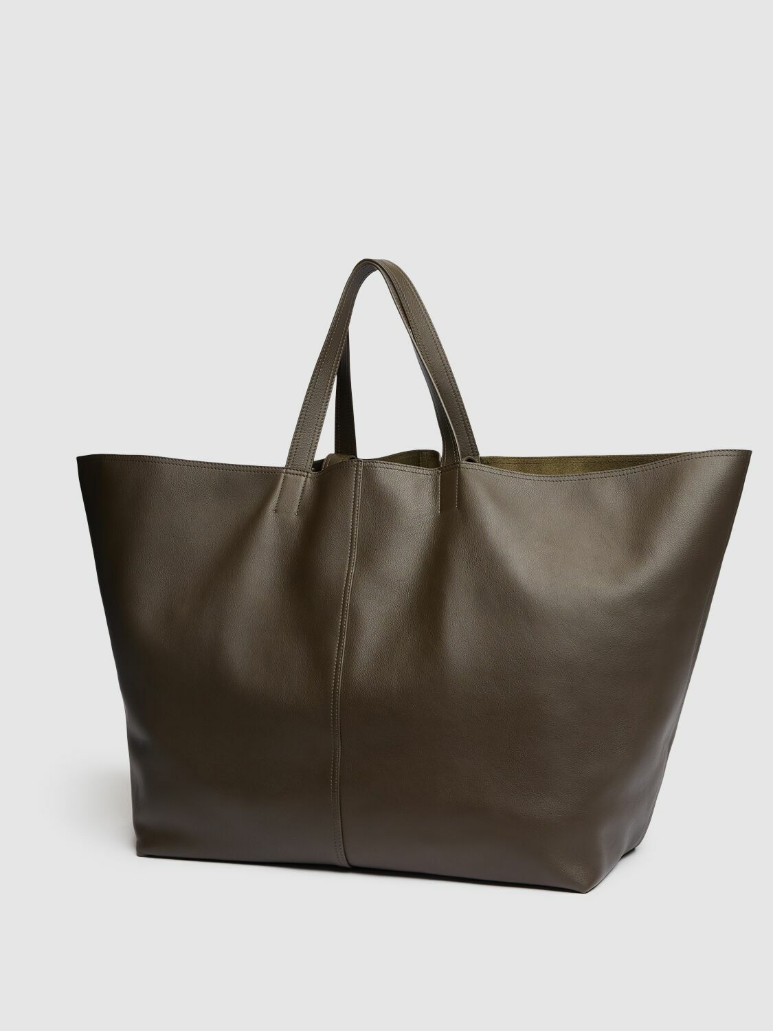 AMI PARIS Midi Maxi Smooth Leather Tote Bag