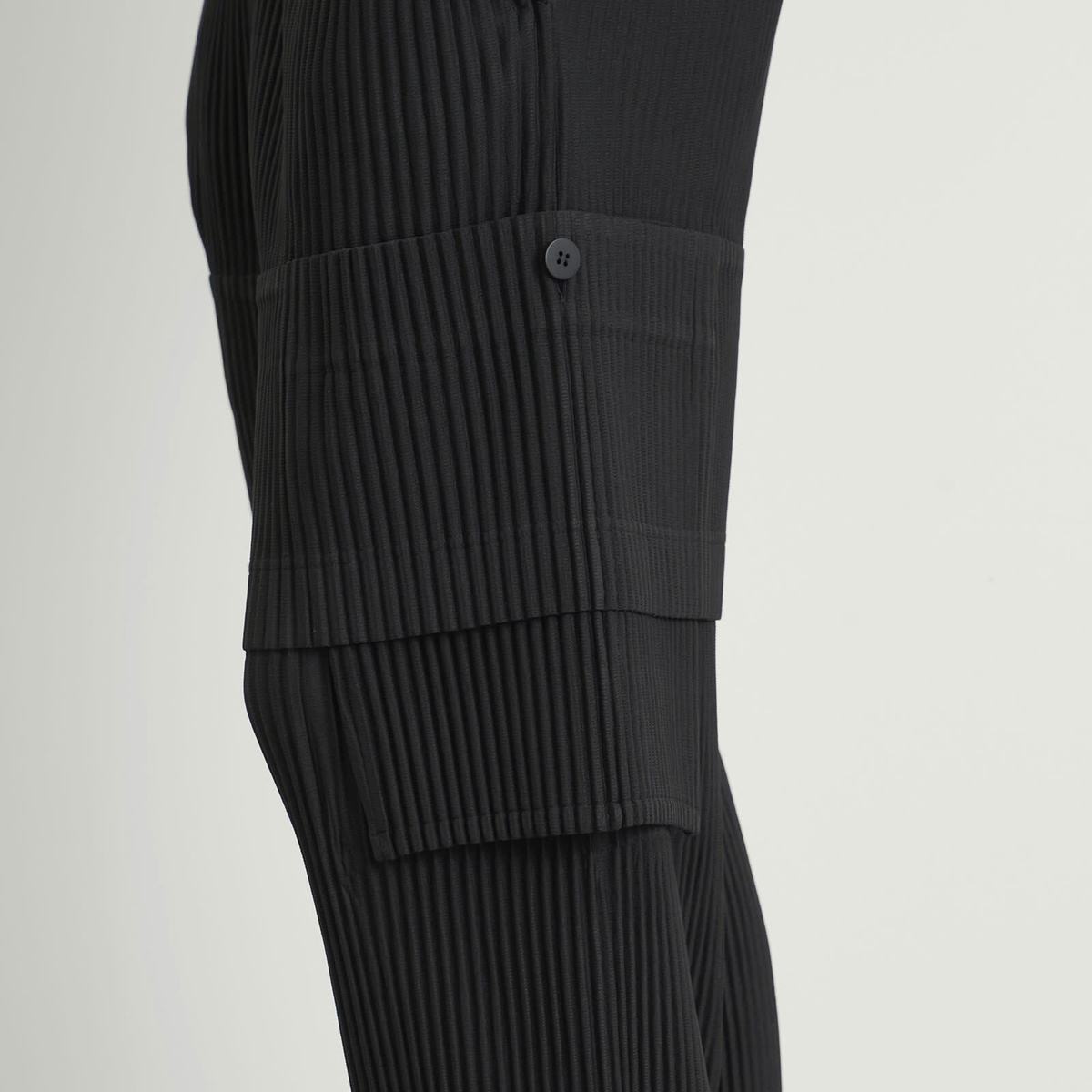 Homme Plissé Issey Miyake Men's Homme Plissé Pleated Cargo in Coke