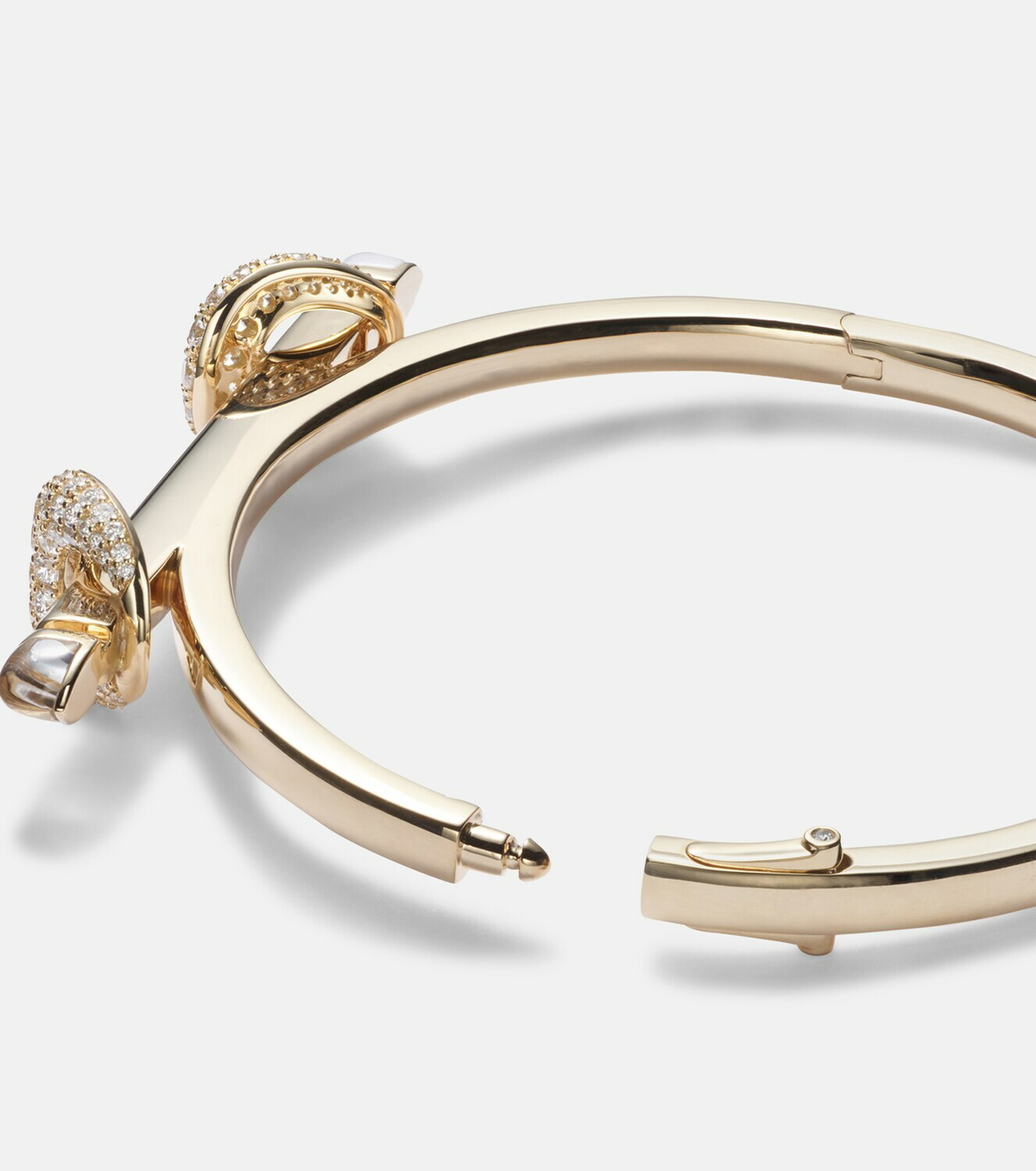 Ananya Chakra Icon 18kt gold bracelet with diamonds and quartz