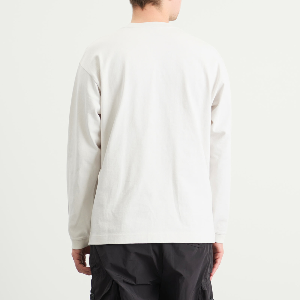 and wander Men's Heavy Cotton Longsleeve Pocket T-Shirt in Light Grey