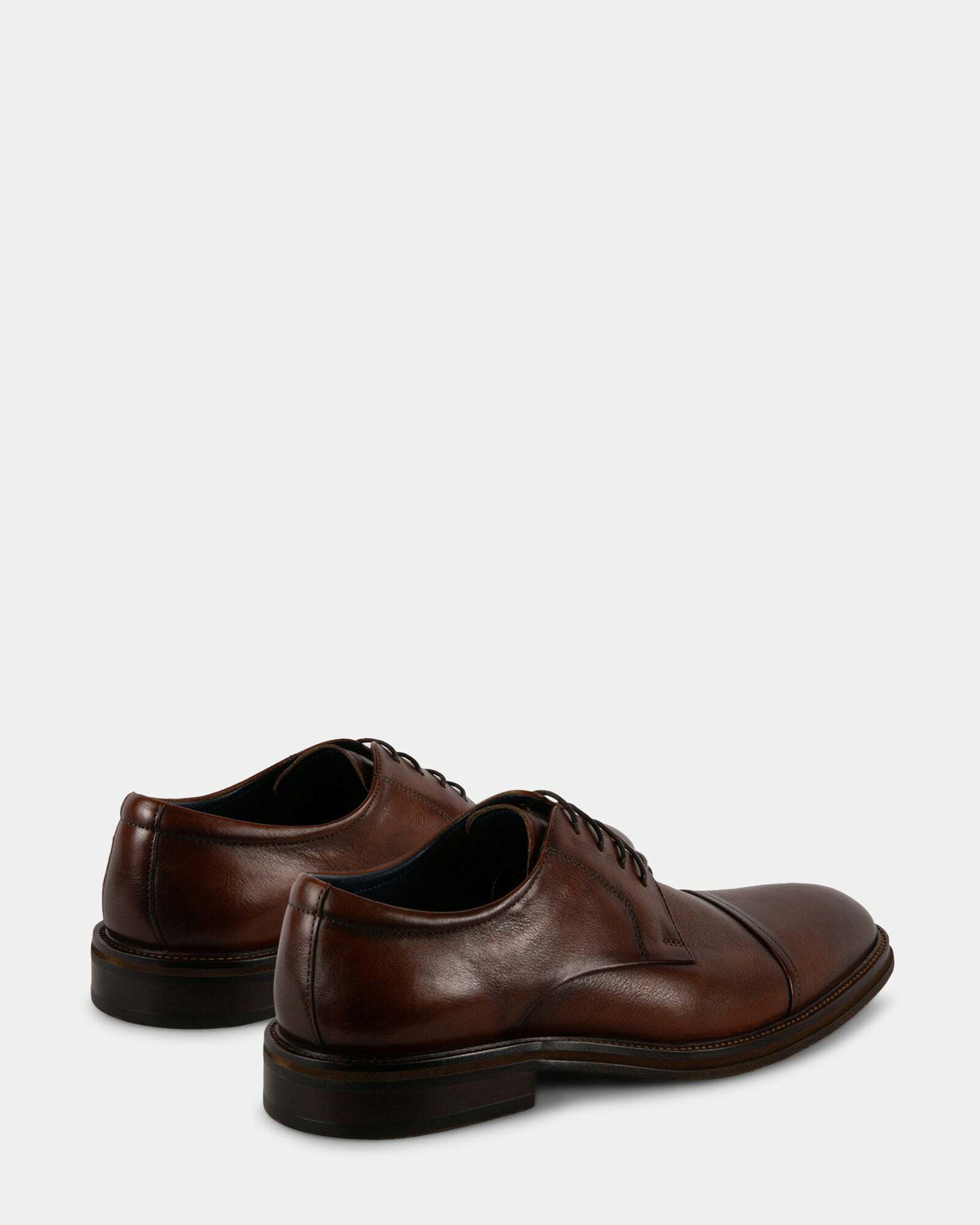 Steve Madden Stannis Dress Shoes in Tan