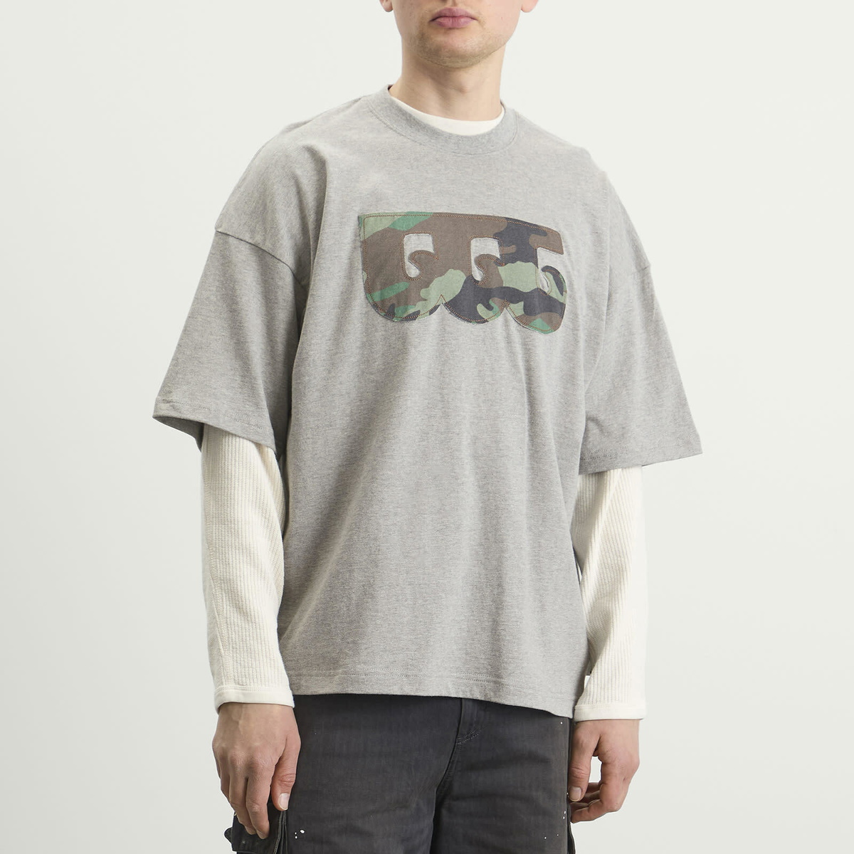 TTT MSW Men's TTT Wave Logo T-Shirt in Grey × Camo