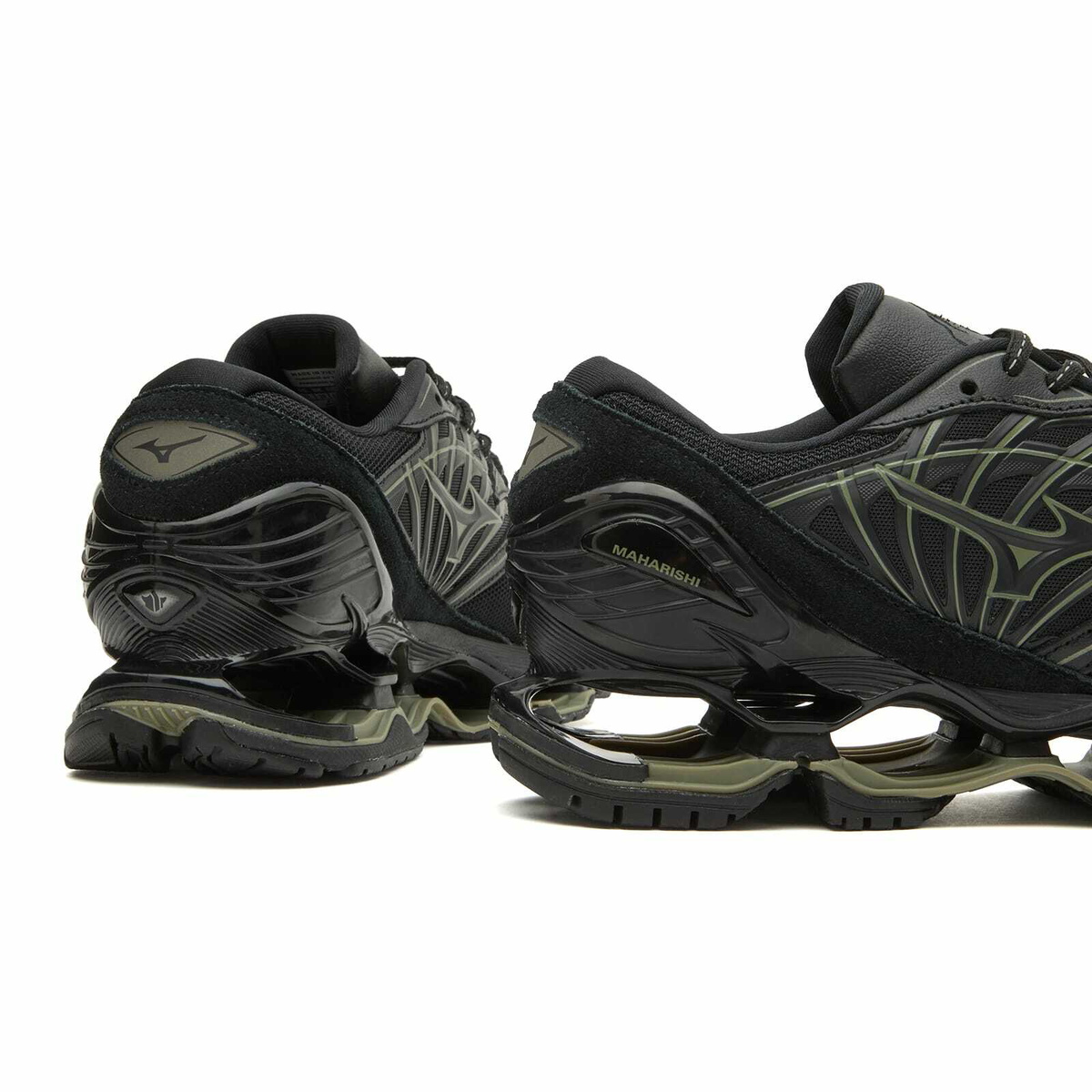 Mizuno Men's x Maharishi Wave Prophecy LS Sneaker in Black