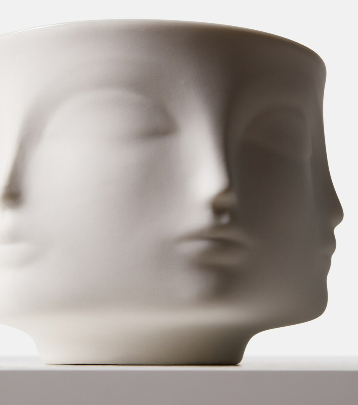 Jonathan Adler Muse Blanc porcelain scented candle