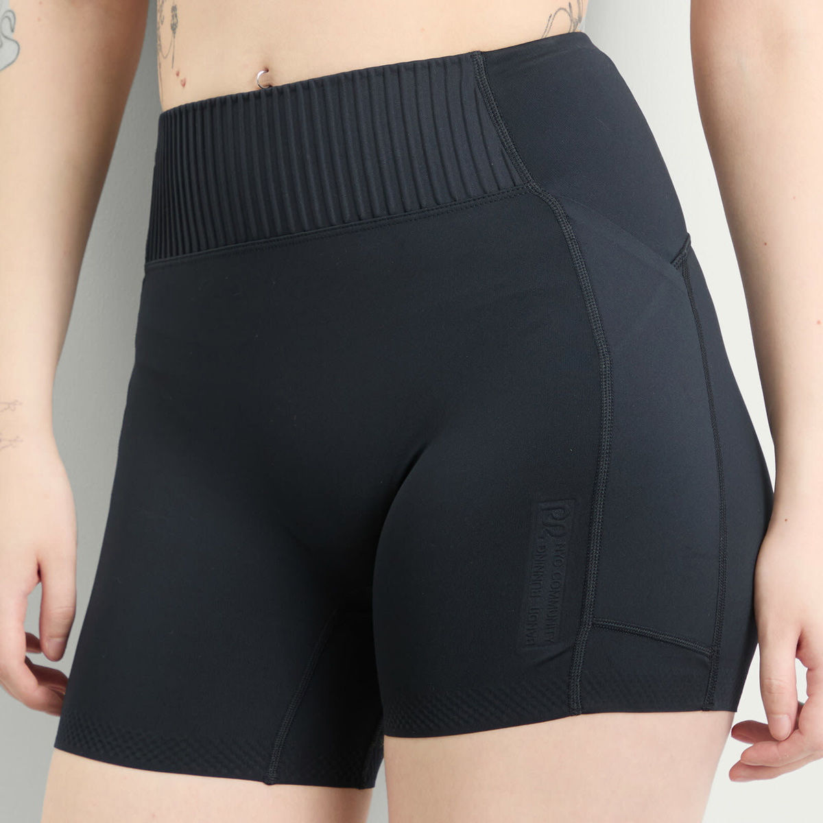 Bandit Women's Stamina™ 37.5 5” High-Waist Short in Bandit Black