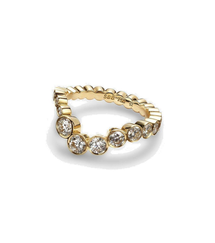 Photo: Sophie Bille Brahe Ensemble Ocean 18kt gold ring with diamonds