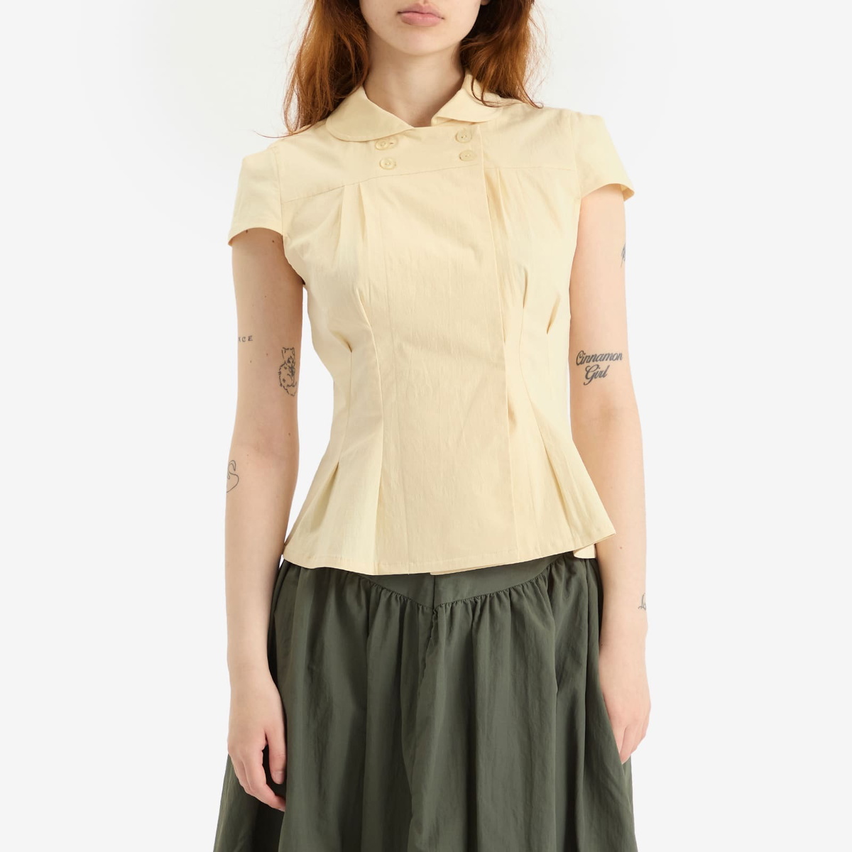 Peachy Den Women's Missy Blouse in Parchment