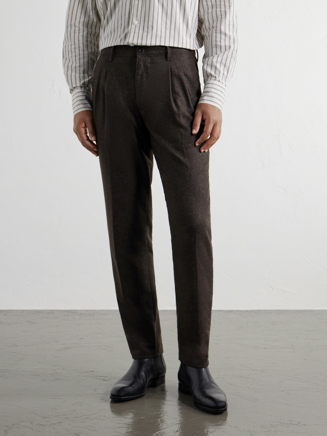Slowear - Tapered Pleated Wool-Blend Flannel Trousers - Brown