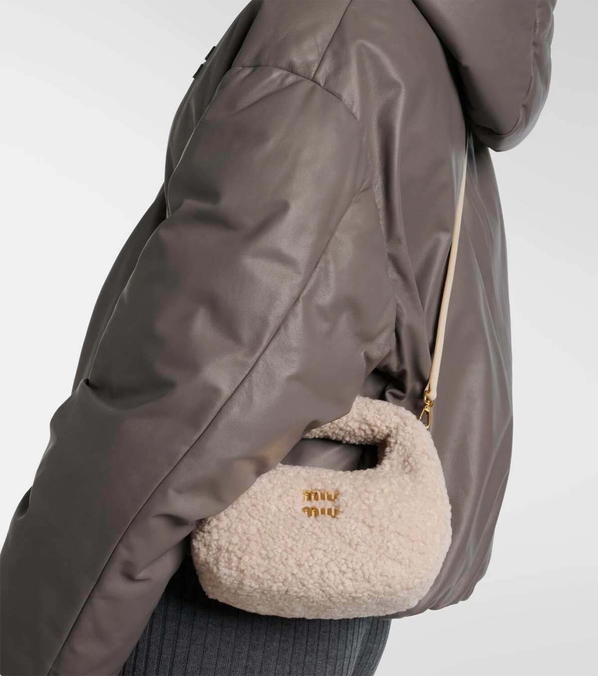 Miu Miu Wander Mini shearling shoulder bag Miu Miu Miu Miu Wander Mini shearling shoulder bag Miu Miu