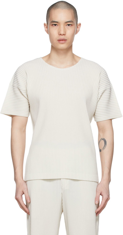 Photo: Homme Plissé Issey Miyake Off-White Polyester T-Shirt