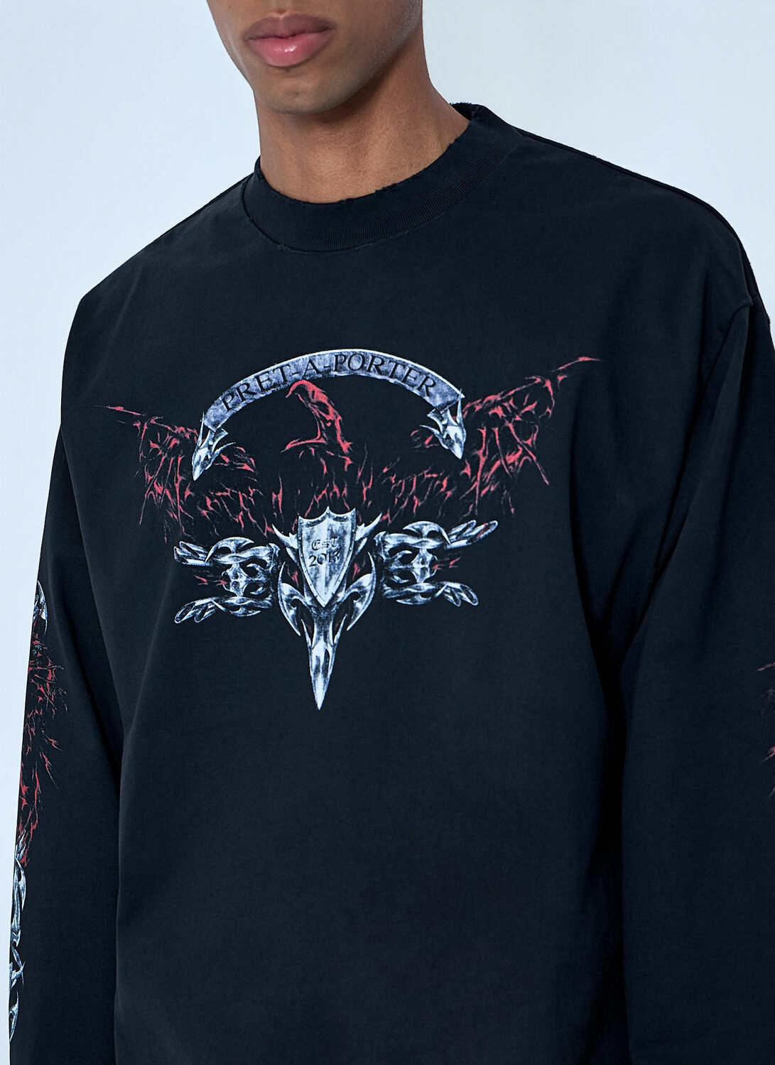 VETEMENTS Graphic Long Sleeve T-Shirt