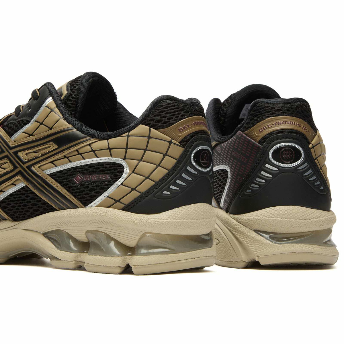 Asics GEL-Nimbus 10.1 Gore Tex Sneaker in Black/Pepper