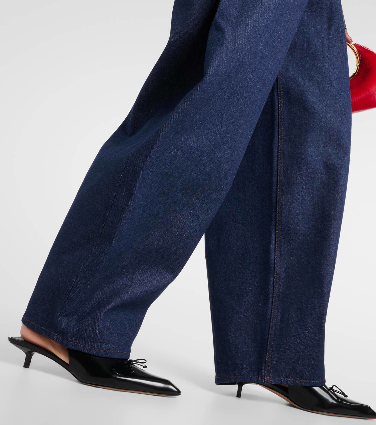 送料関税込★JACQUEMUS★De-Nimes Ovalo ハイライズジーンズ Jacquemus Le De Nimes Ovalo Balloon Jeans | Saks Fifth Avenue