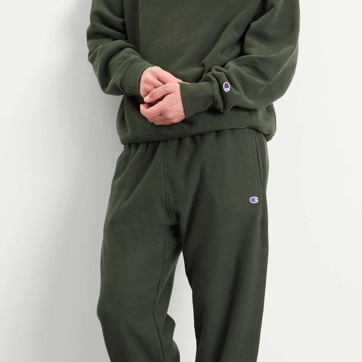 Champion Men's Reverse Weave Loose Cuffed Sweat Pants in Forest Green