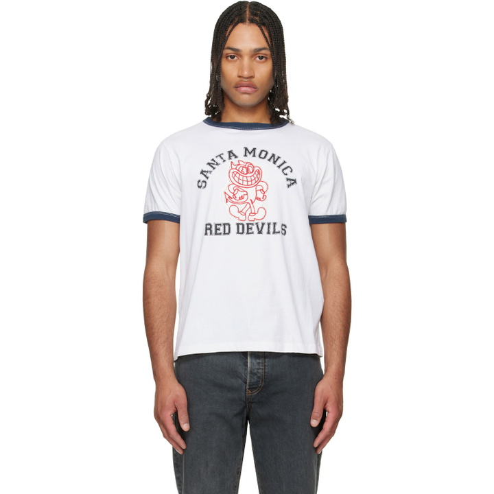 Photo: COÛT DE LA LIBERTÉ White Weston SM 'Red Devils' Crew Ringer T-shirt