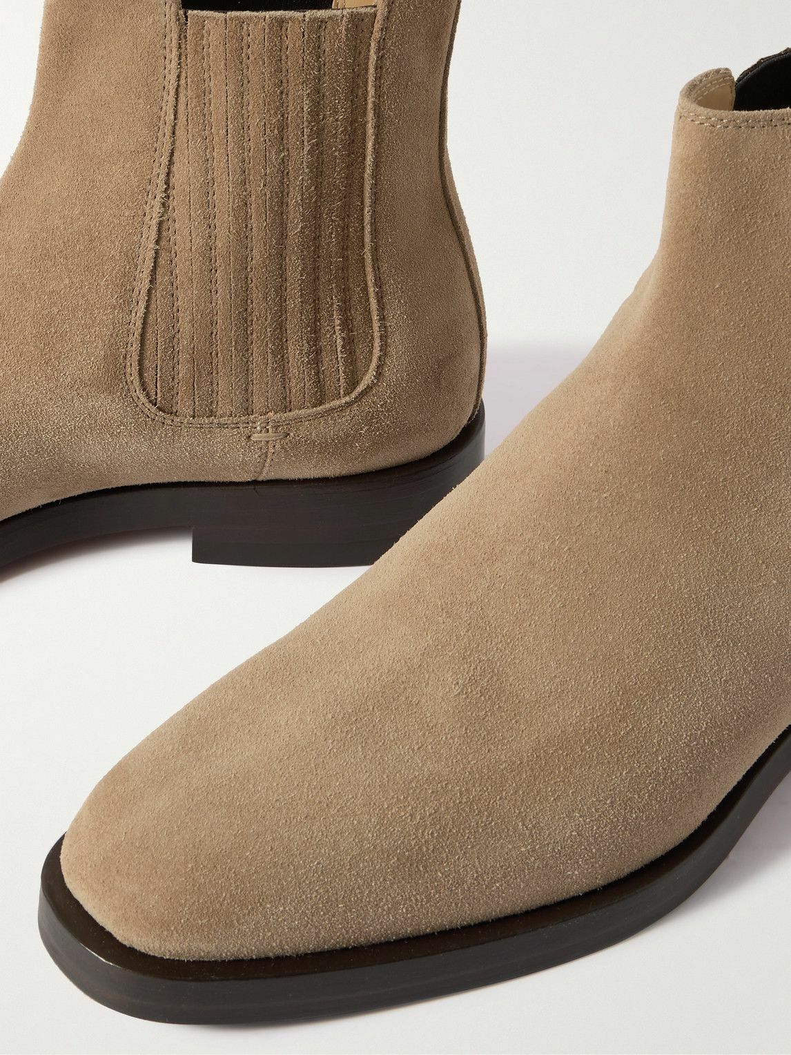 【関税&送料込】Brunello Cucinelli Suede Chelsea Boots With Suede Chelsea boots in brown - Brunello Cucinelli | Mytheresa