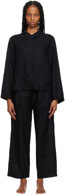 Photo: Deiji Studios Black 'The Drawcord' Pyjama Set