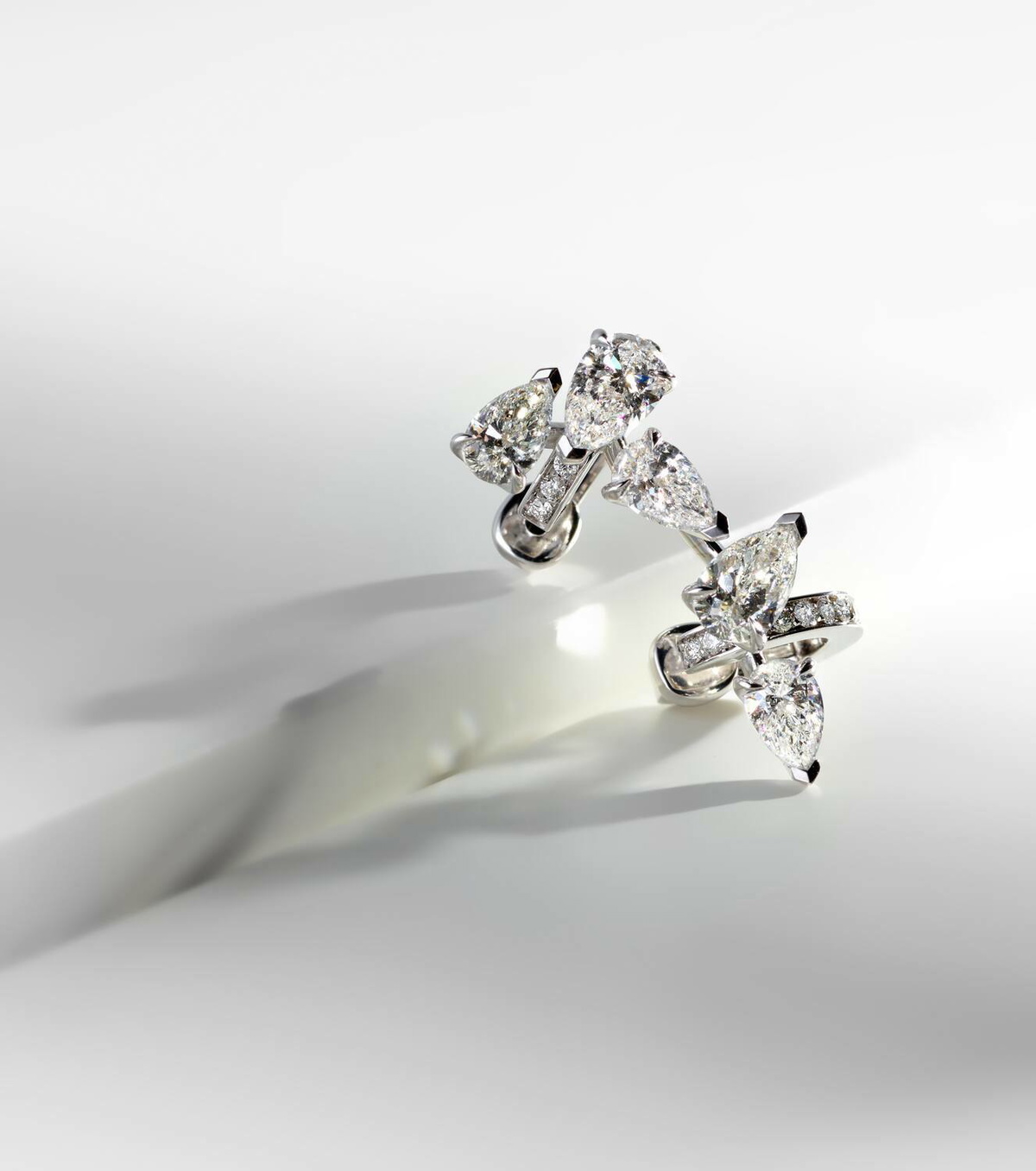 Repossi Serti Sur Vide 18kt white gold single ear cuff with diamonds