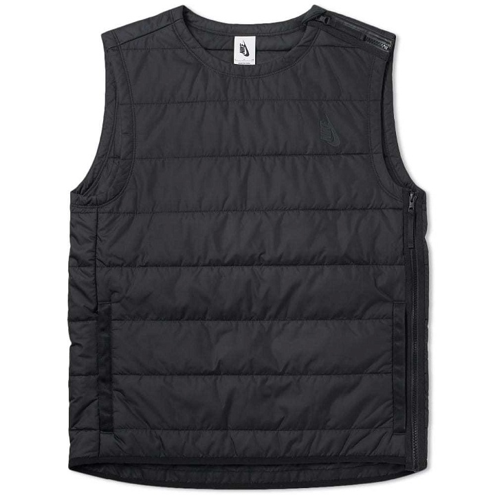 Photo: NikeLab Essentials Vest Black