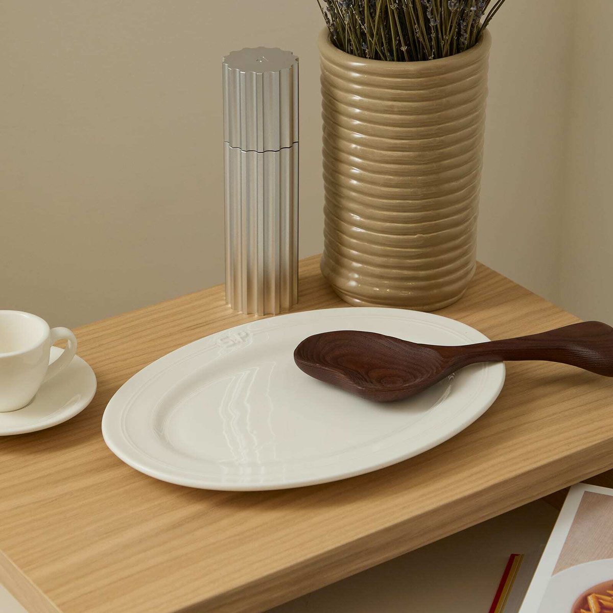 Service Projects Métier Embossed Tray in White 