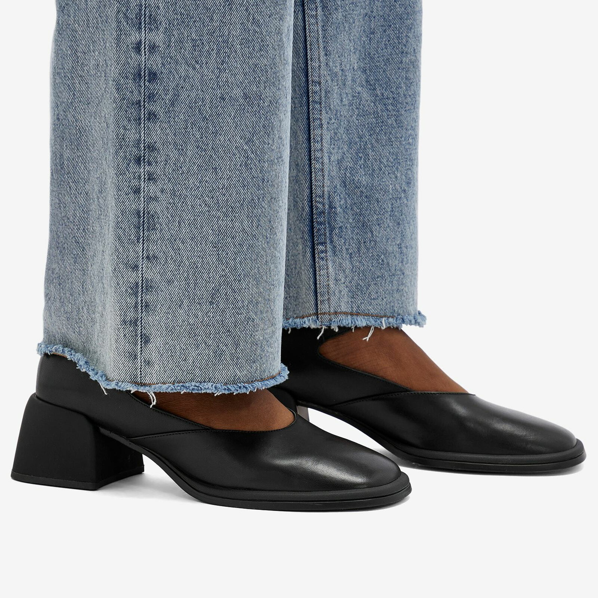 Vagabond Women's Shoemakers Ansie Leather Heel in Black