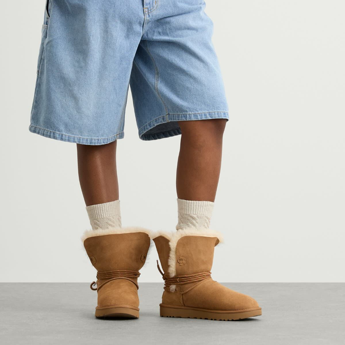 UGG Women's Bailey Ankle Boot in Chestnut