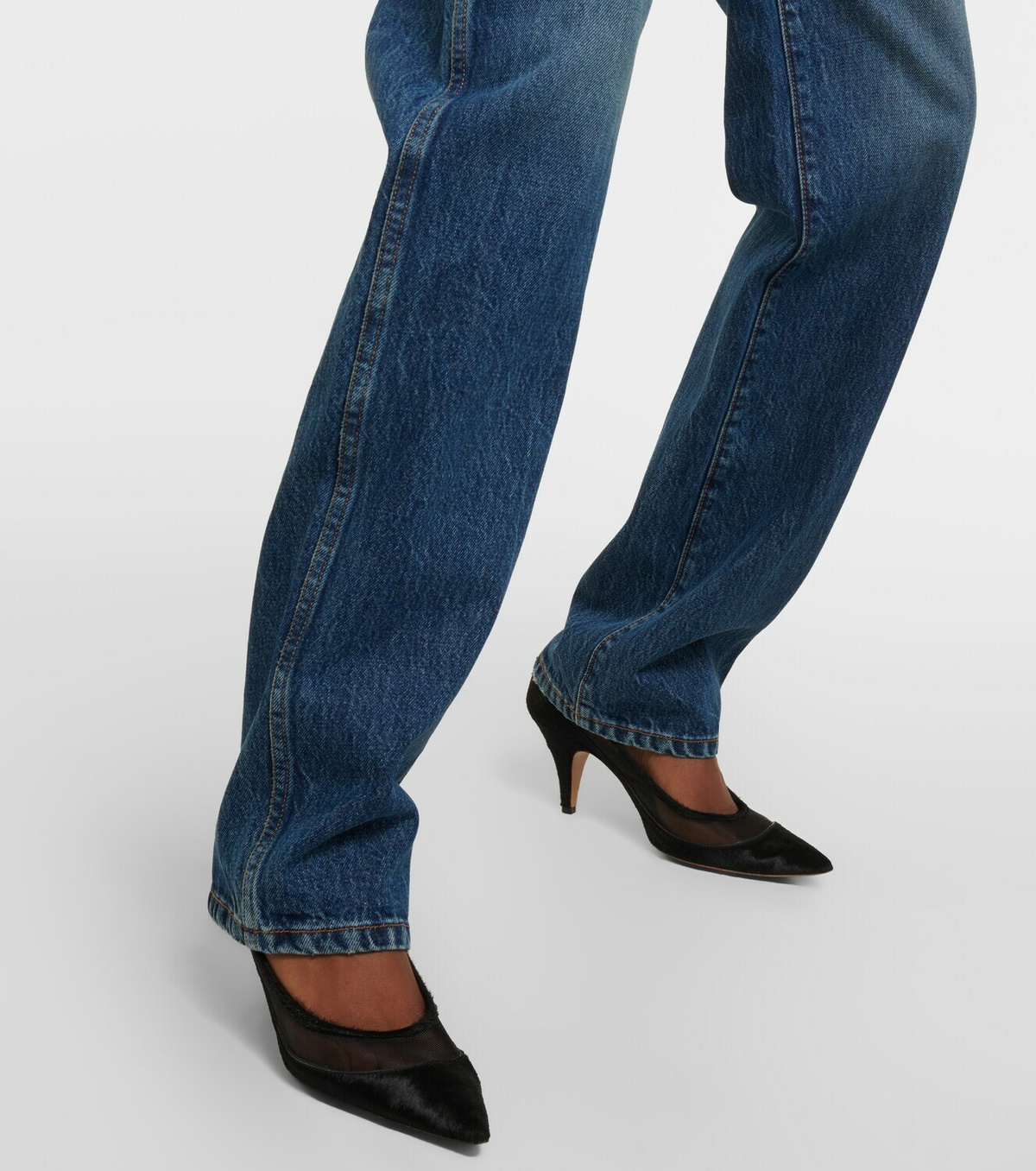 【関税込み】KHAITE ブルー Albi ジーンズ Albi high-rise straight jeans in blue - Khaite | Mytheresa