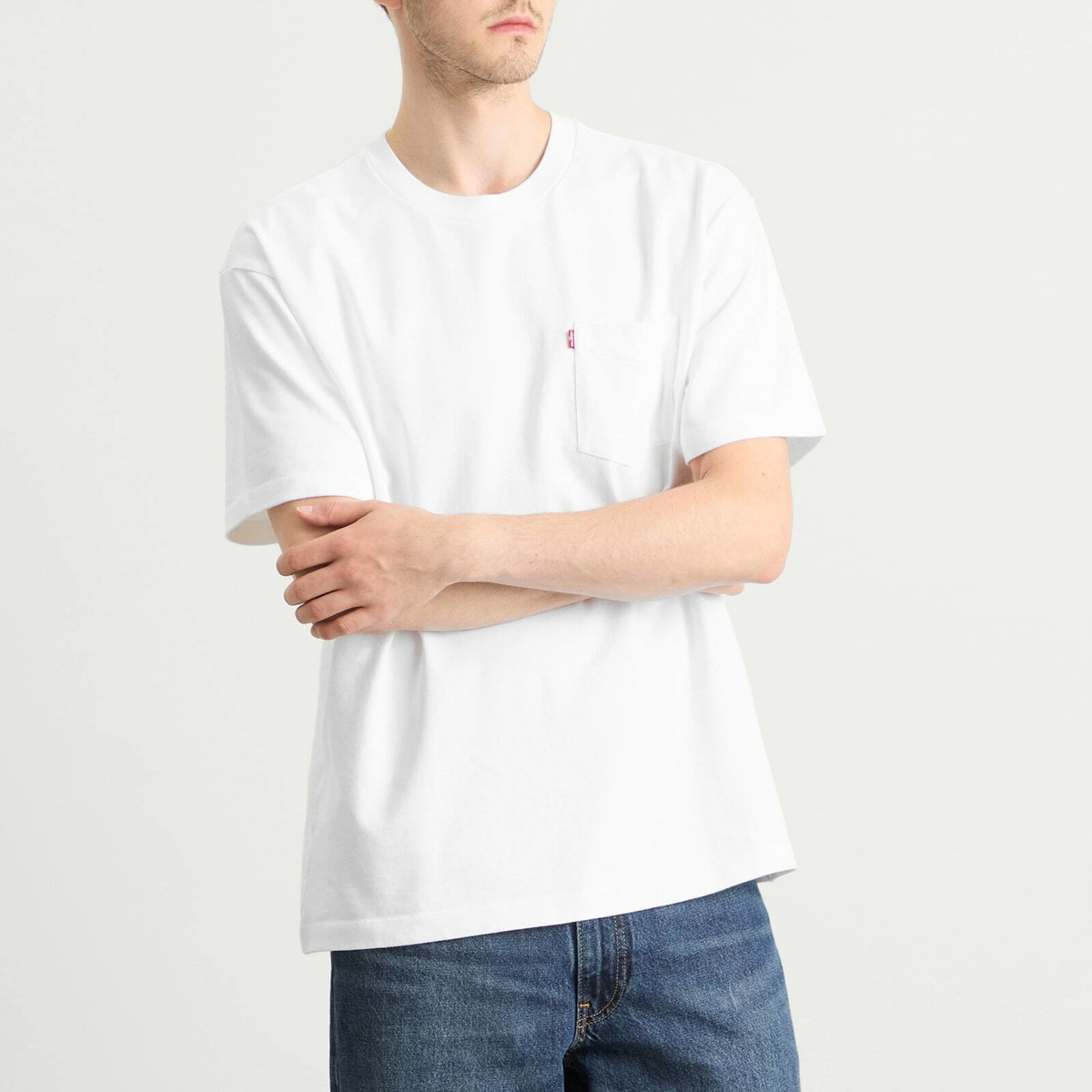 Levi's Men's Red Tab Excusive Heavyweight Pocket T-Shirt in Bright White