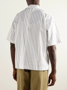 Jacquemus - Cutaway-Collar Logo-Print Striped Cotton-Poplin Shirt - Blue