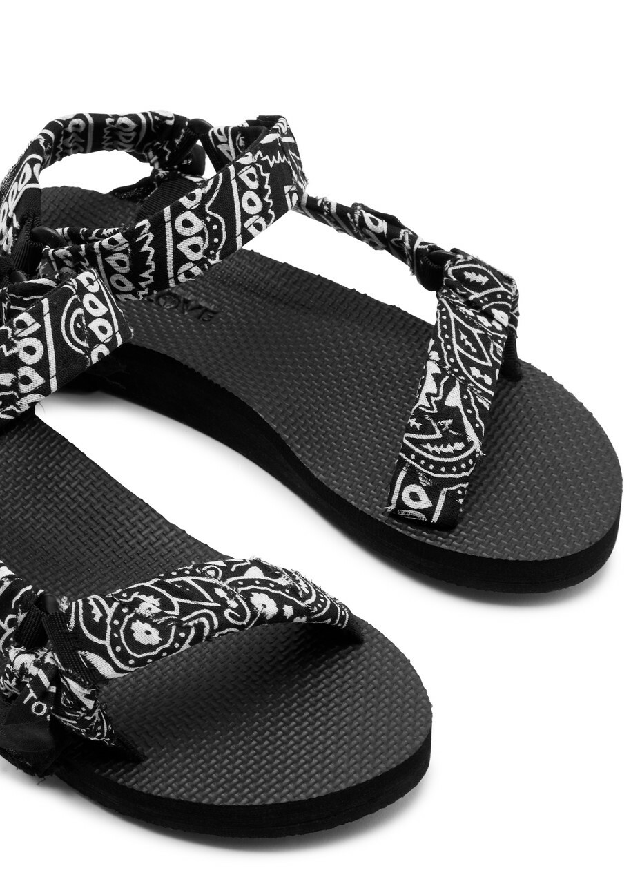 Arizona Love Trekky Bandana-print Sandals Black And White
