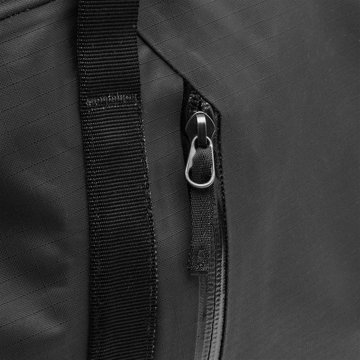 Arc'teryx Men's Granville 30 Carryall bag in Black Arc'teryx