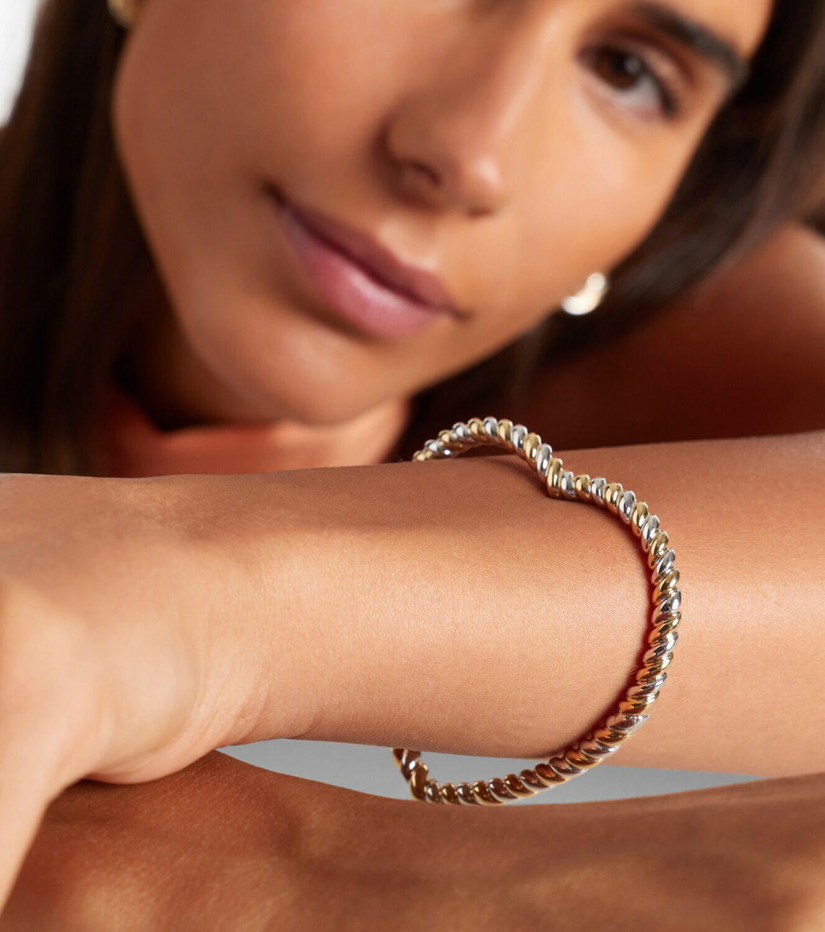 Yvonne Léon Jonc Cœur 9kt gold and white gold bangle
